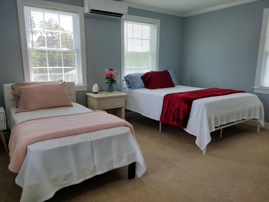 Backwoods Family Getaway! 3 Bedroom House! Yanceyville Exterior photo