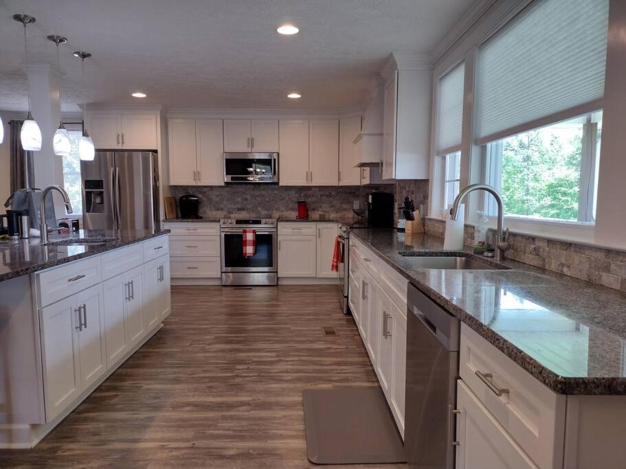 Backwoods Family Getaway! 3 Bedroom House! Yanceyville Exterior photo